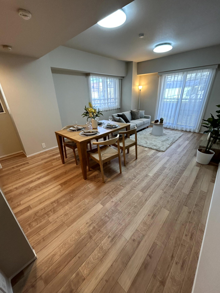 ���r���O -