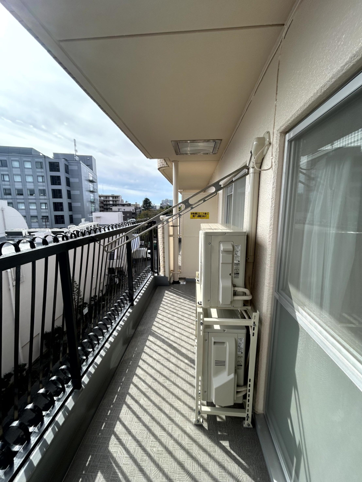 �o���R�j�[ -