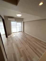 ���r���O -