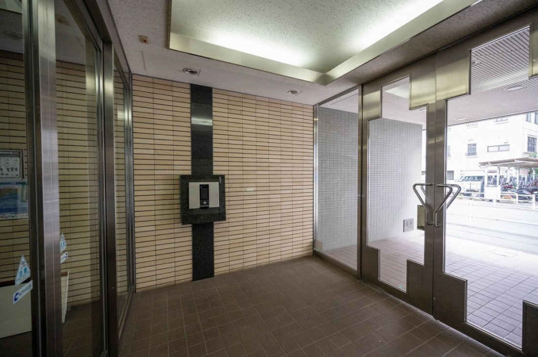 �G���g�����X -