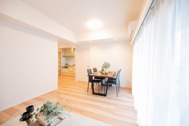 ���r���O -